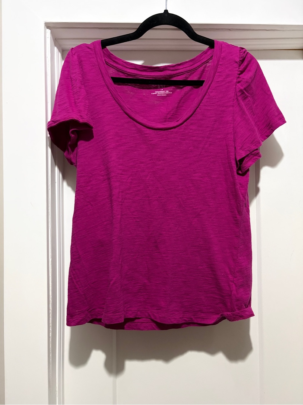 Women’s Gap T-shirt